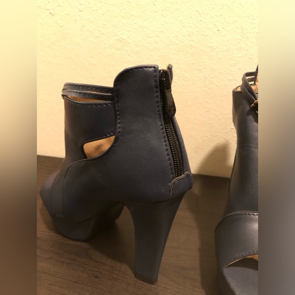Navy Blue Heels - Picture 4 of 4